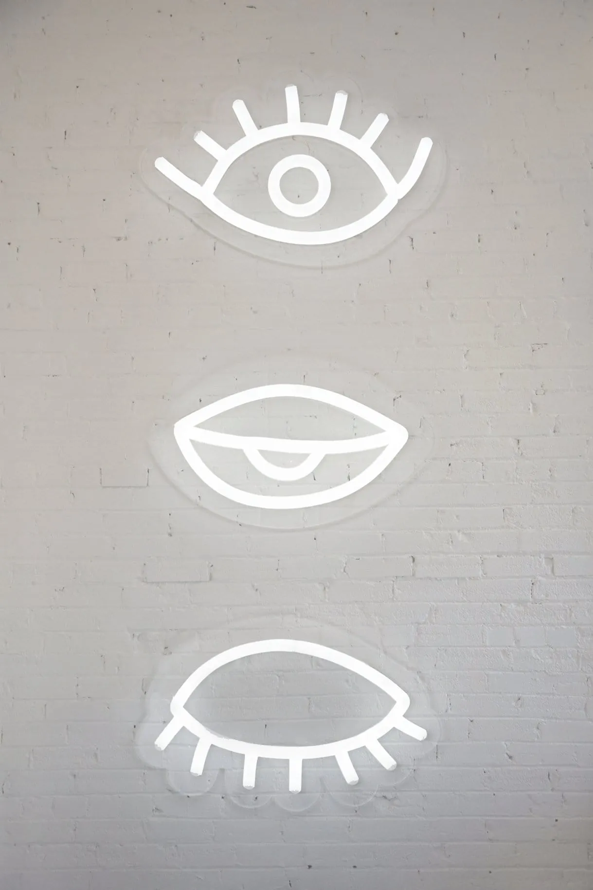 Eye! eye! eye! - Neon Lighting