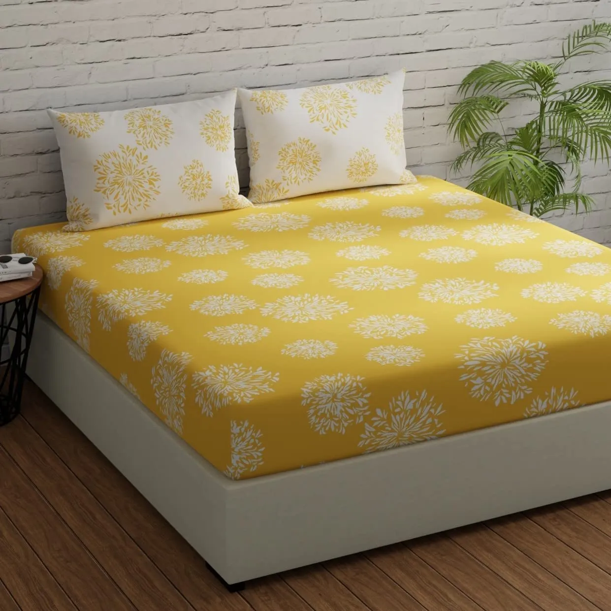 Huesland by Ahmedabad Cotton 144 TC Cotton Elastic Fitted Bedsheets King Size with 2 Pillow Covers | 72 x 78 inches | Yellow & White