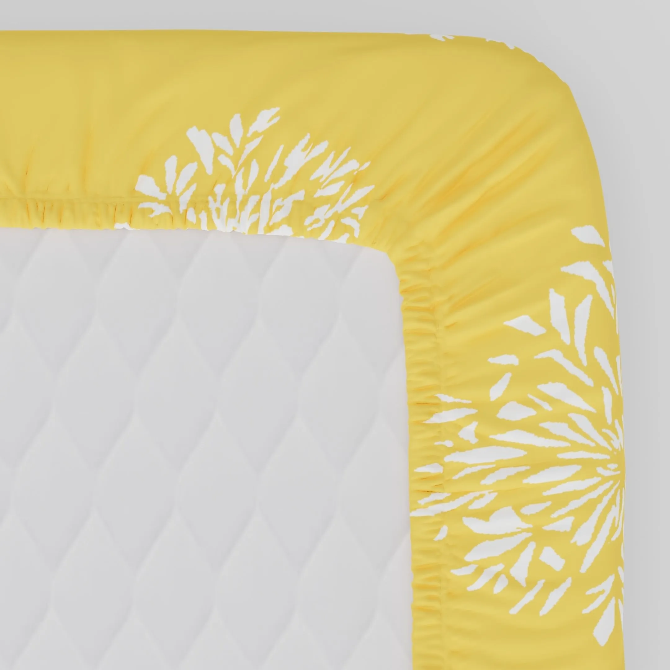 Huesland by Ahmedabad Cotton 144 TC Cotton Elastic Fitted Bedsheets King Size with 2 Pillow Covers | 72 x 78 inches | Yellow & White