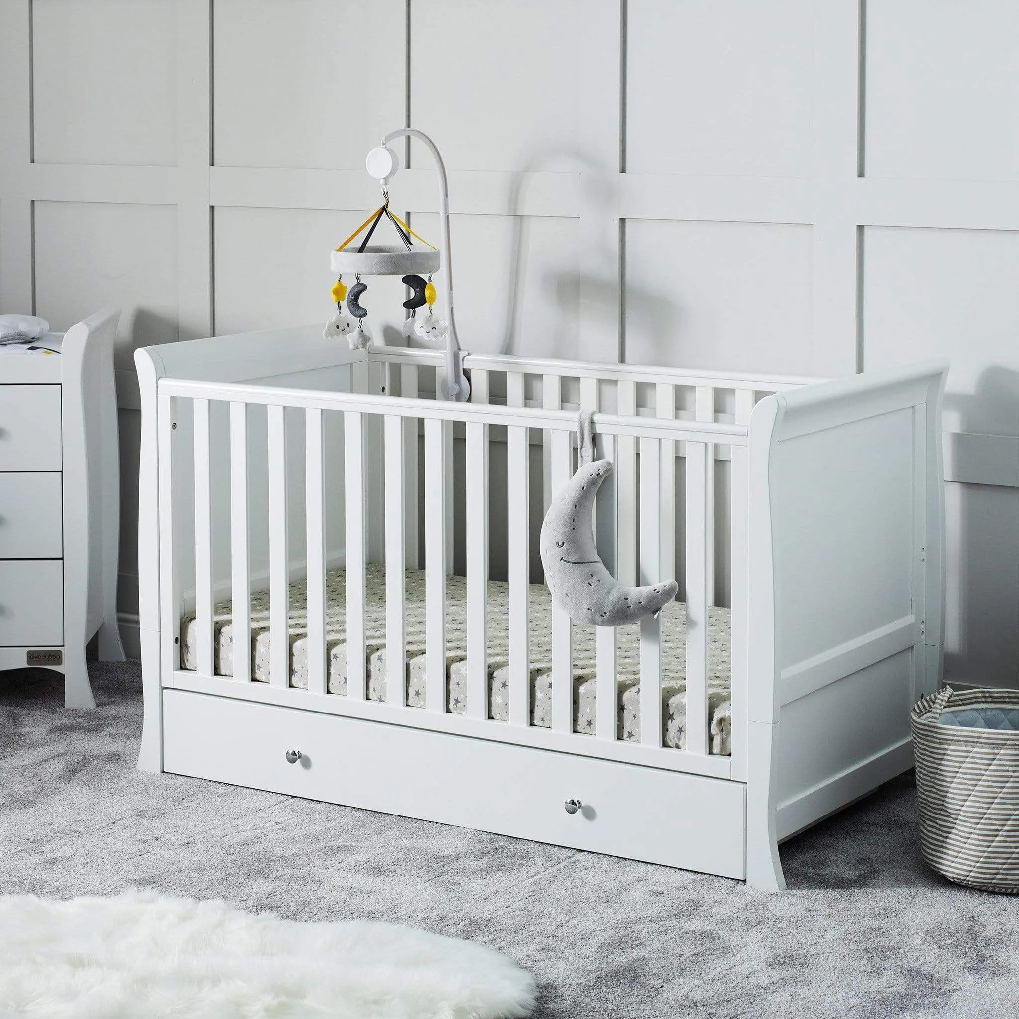 Ickle Bubba Snowdon Classic Cot Bed - White